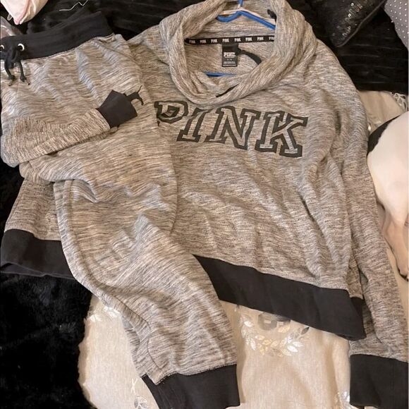 Vs pink Large heathered grey cowl neck pullover & joggers/pants sweatsuit - Picture 4 of 12
